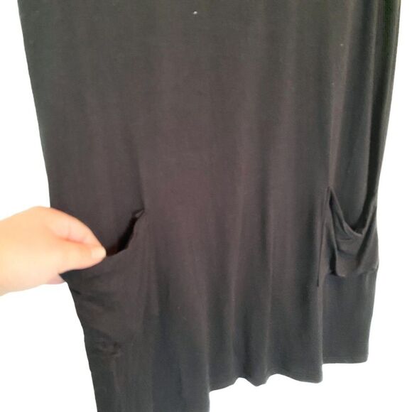 SavLaBrant Boutique Black Pocket Mini Dress Medium Casual Short Sleeve Everyday - Picture 3 of 4